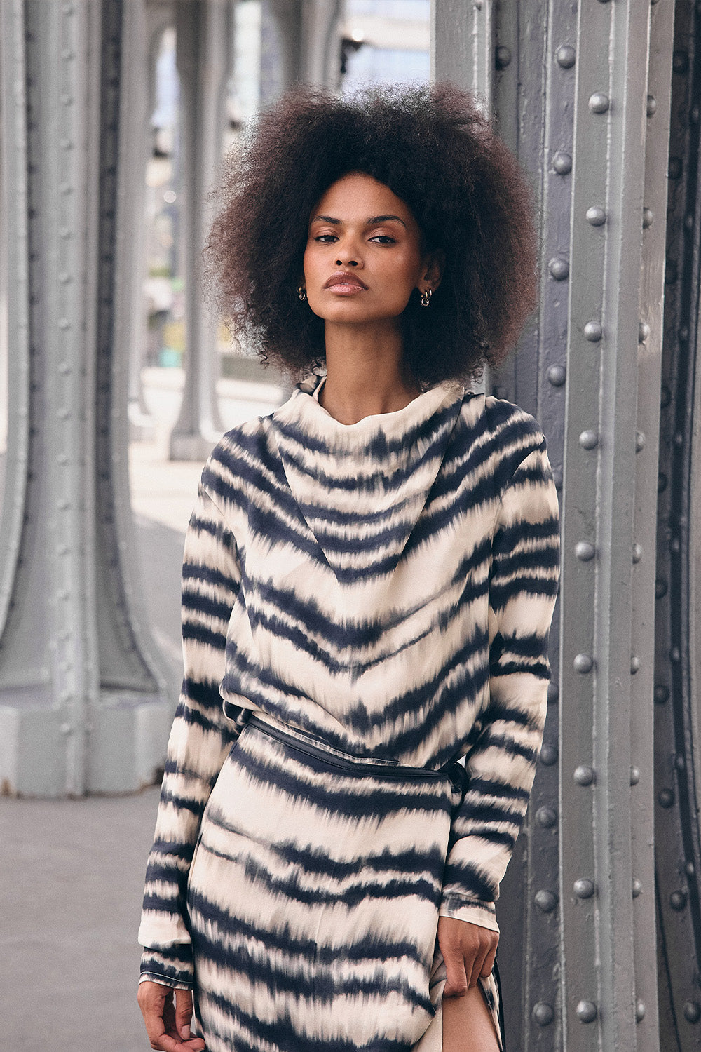 Blusa Kaia Ivory Negro